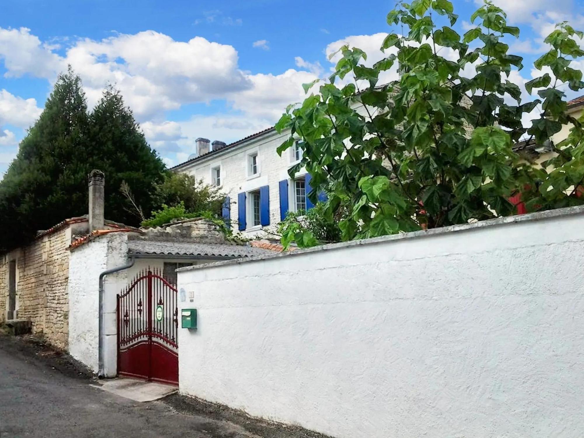 Maison Confortable Au Coeur De Fleurac Avec Grand Jardin Extérieur photo